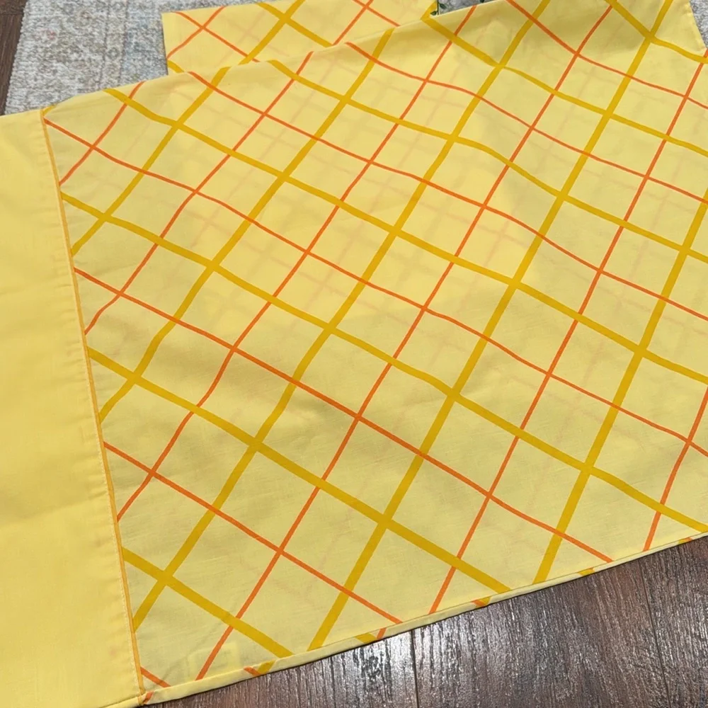 VINTAGE FASHION MANOR PILLOWCASES